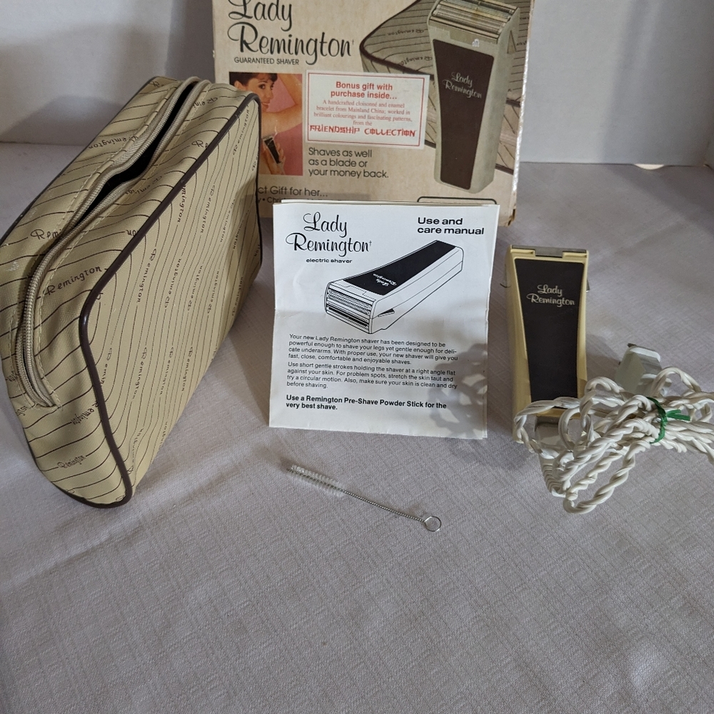VTG Lady Remington electric shaver razor corded w/ original box and accessories